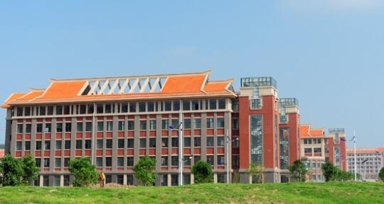 北部灣大學(xué)在哪里？北部灣大學(xué)濱海校區(qū)地址是多少？郵編是多少？