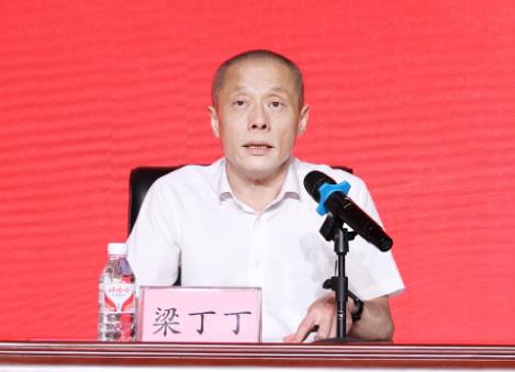 梁丁丁簡歷：桂林信息科技學(xué)院校長梁丁丁，曾任賀州學(xué)院黨委書記、桂林電子科技大學(xué)黨委副書記、北海副市長