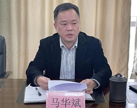 馬華斌簡歷：南寧市委黨史研究室主任馬華斌，曾任南寧鄉(xiāng)村振興集團(tuán)董事長，邕寧區(qū)委常委、組織部部長